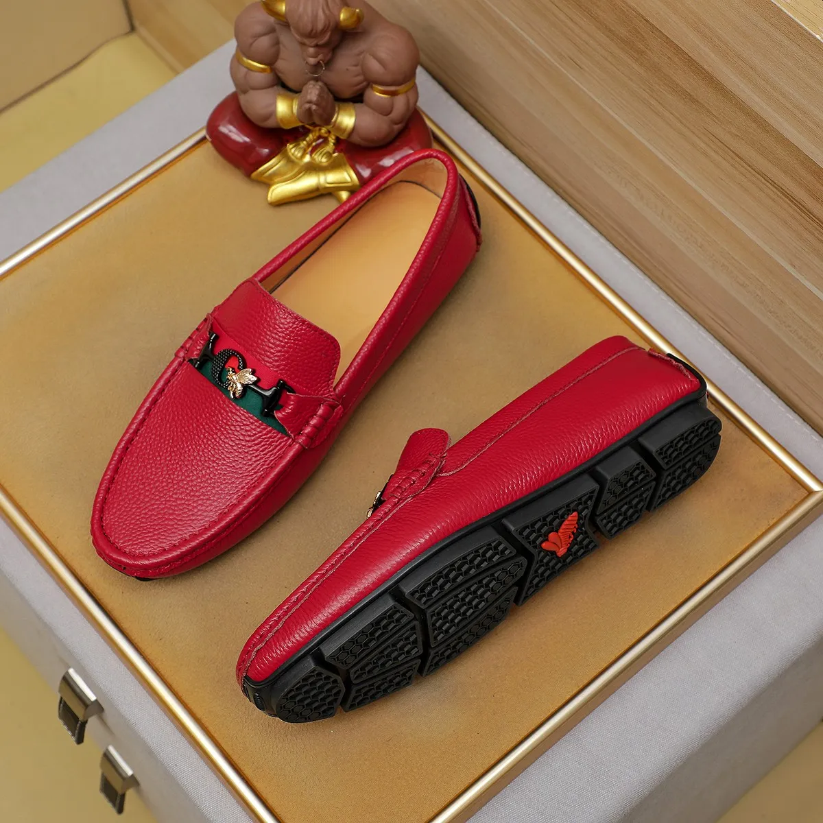 Men's shoes 💰360💰💰GUCCI Gucci official website synchronizes the latest model 🛃The upper is made of imported cowhide, 🐷leather lining, rubber outsole, 🎩🎩top-notch handcrafted workmanship with fine stitches and threads🔍definitely satisfy those perfectionist men who pursue high luxury quality 👏 Colors available! Code number 38-45 Large quantity in stock
